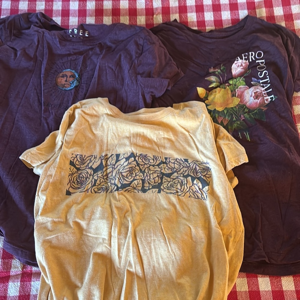 BUNDLE OF 3 AREOPOSTALE TSHIRTS